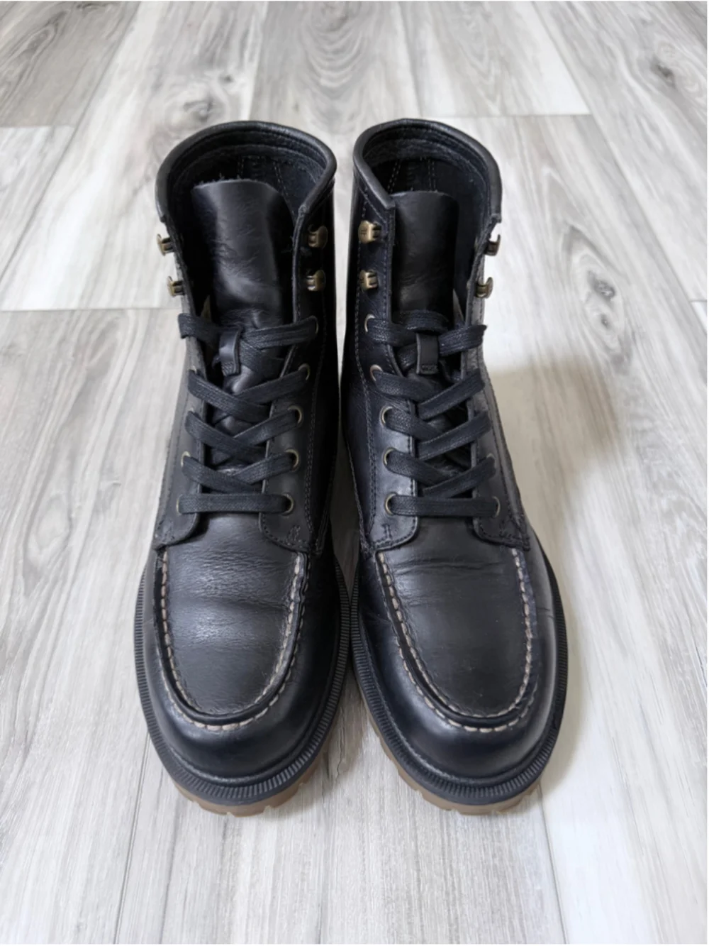 Frye Men’s Black Leather Moc Toe Lace Up Boots Size 7 Lug Sole